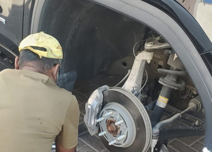 Auto brake repair service